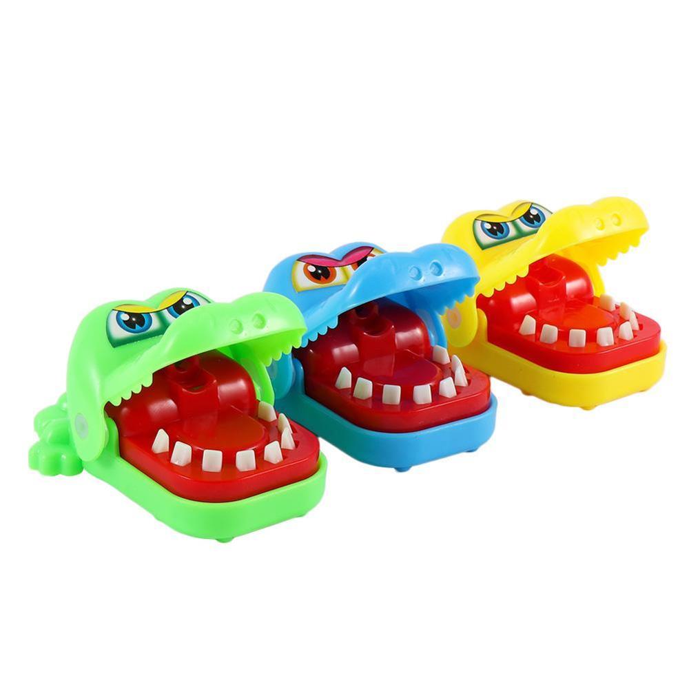 Creative Novelty Biting Hand Crocodile Game Mouth Tooth Alligator Family Classic Practical Jokes Green Blue Yellow Random-ebowsos