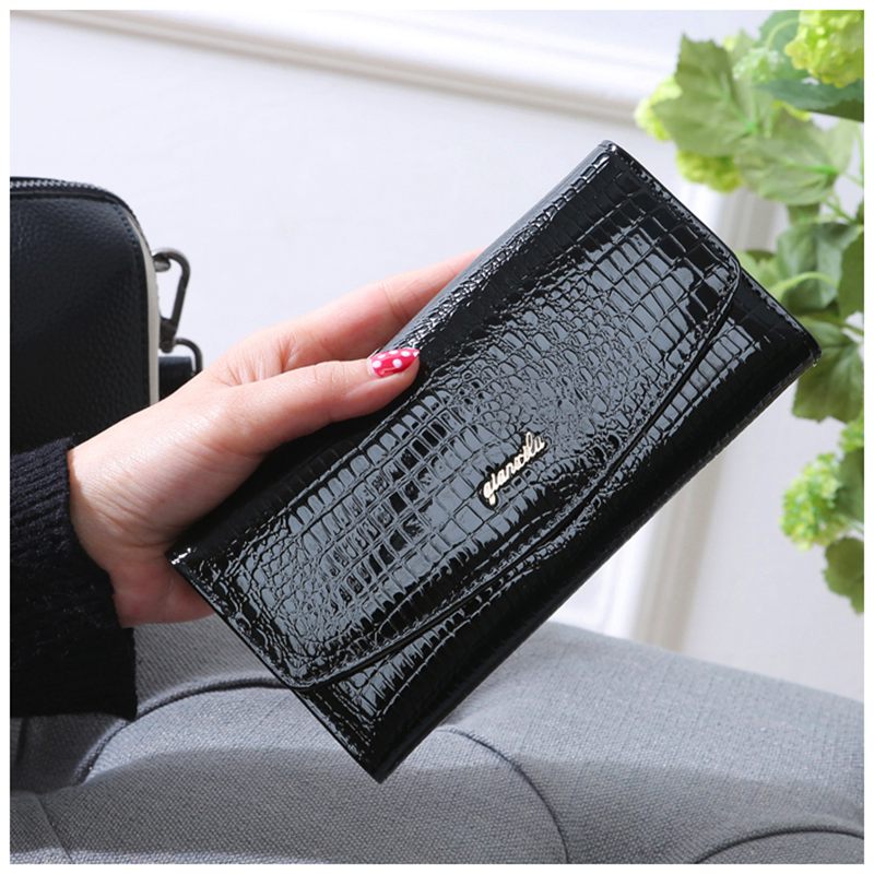 Qian Xi Lu Ladies fashion handbag Black Patent leather - ebowsos